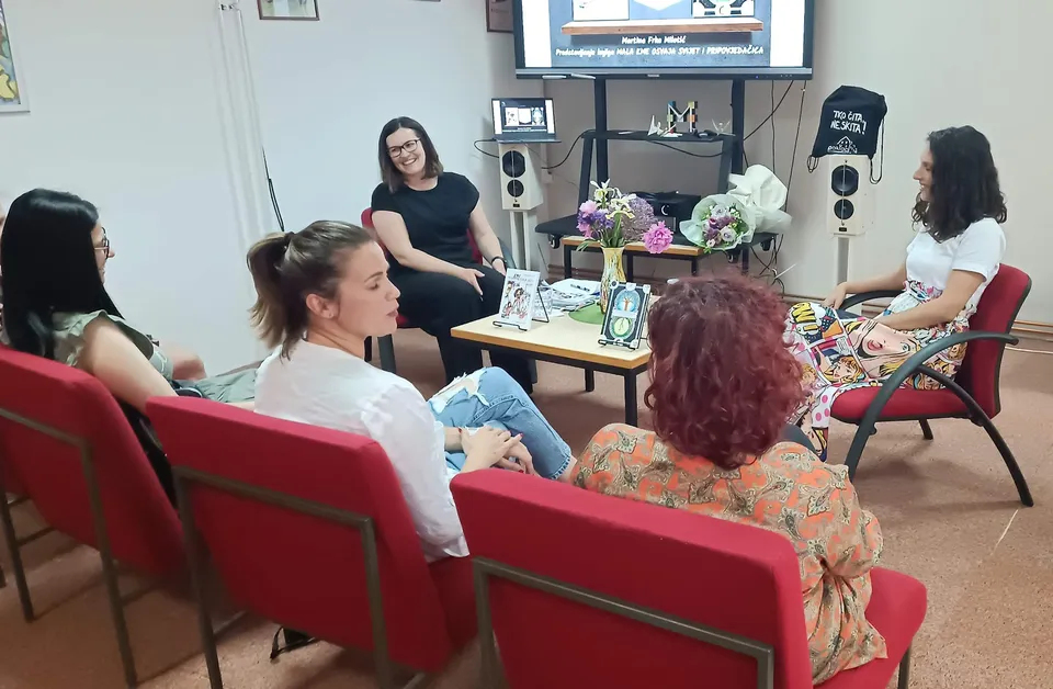 Fotografija uz članak „GRADSKA KNJIŽNICA PAKRAC Predstavljene dvije knjige Martine Frka Milotić“