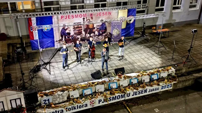 Fotografija uz članak „(PROMO) “Pjesmom u jesen” - tradicijski spektakl i ove godine u Zlatnoj Slavoniji“