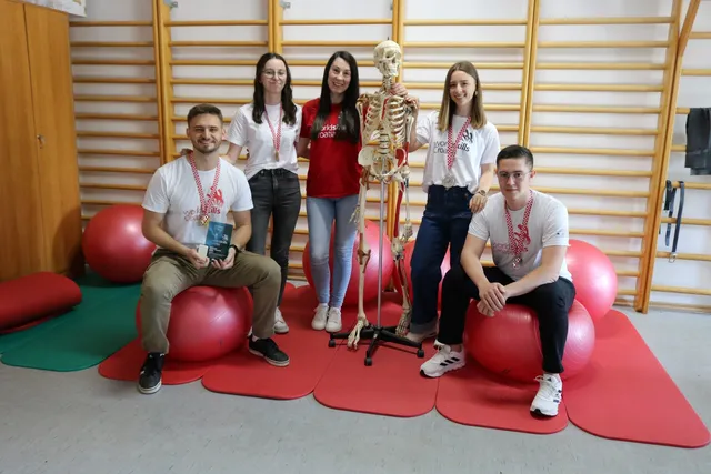 tema naslovna