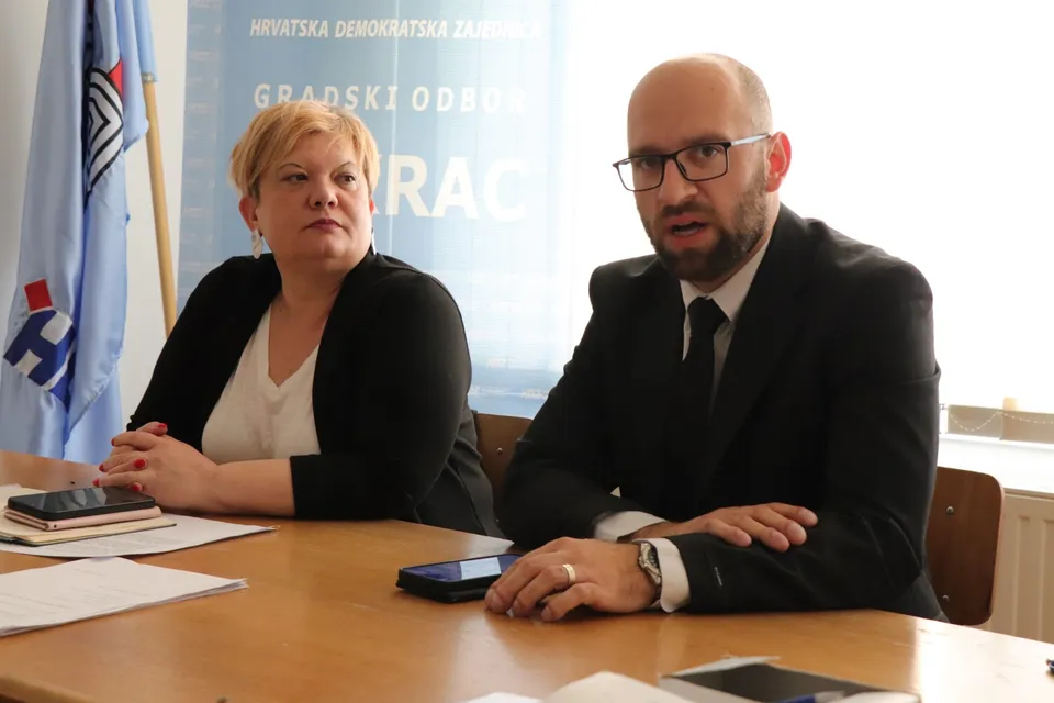 Fotografija uz članak „HDZ PREDSTAVIO SVOJU LISTU: Simbiozom iskustva i mladosti u nastavak razvoja Pakraca“